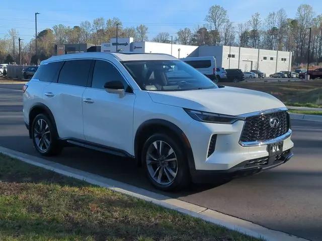 2023 INFINITI QX60 LUXE AWD