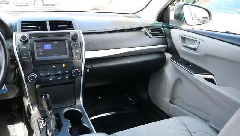 2017 Toyota Camry SE
