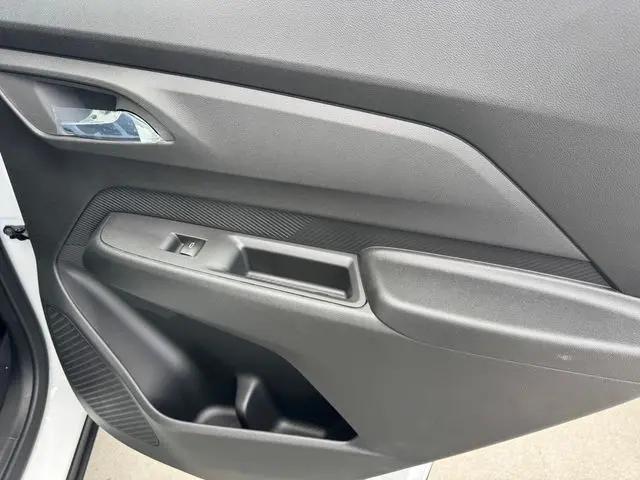 2027 Chevrolet Bolt LT FWD