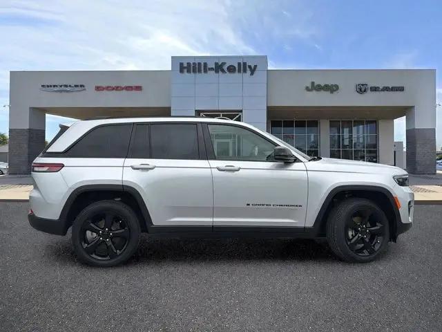 2025 Jeep Grand Cherokee Altitude X 4x4