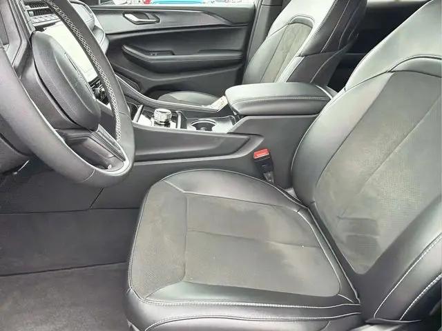 2025 Jeep Grand Cherokee Altitude X 4x4