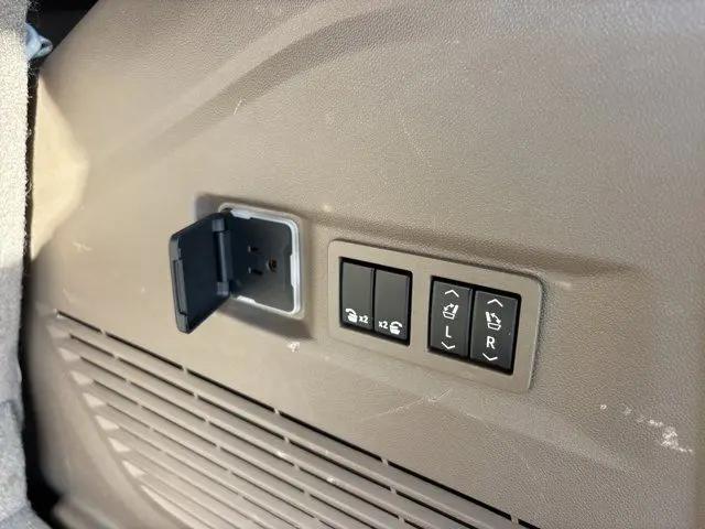 2022 GMC Yukon 4WD Denali