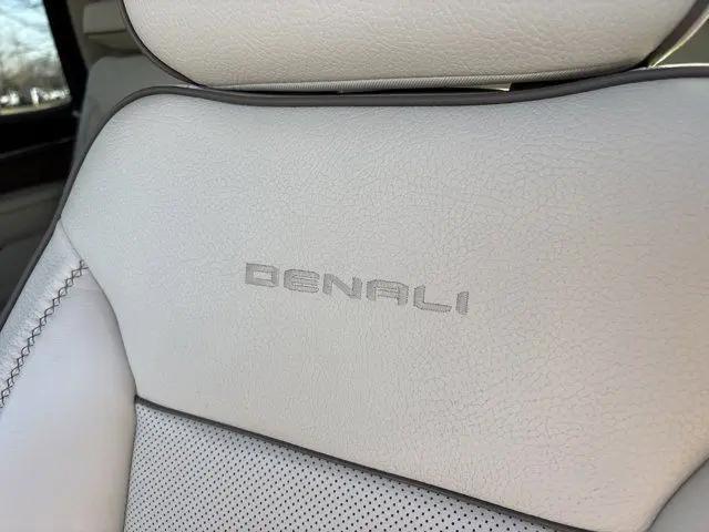 2022 GMC Yukon 4WD Denali