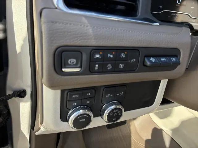 2022 GMC Yukon 4WD Denali