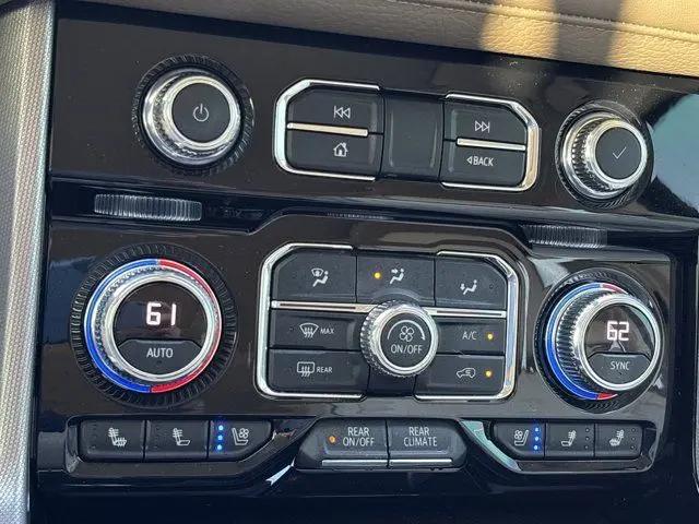 2022 GMC Yukon 4WD Denali