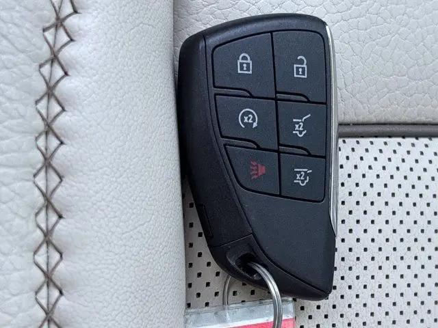 2022 GMC Yukon 4WD Denali