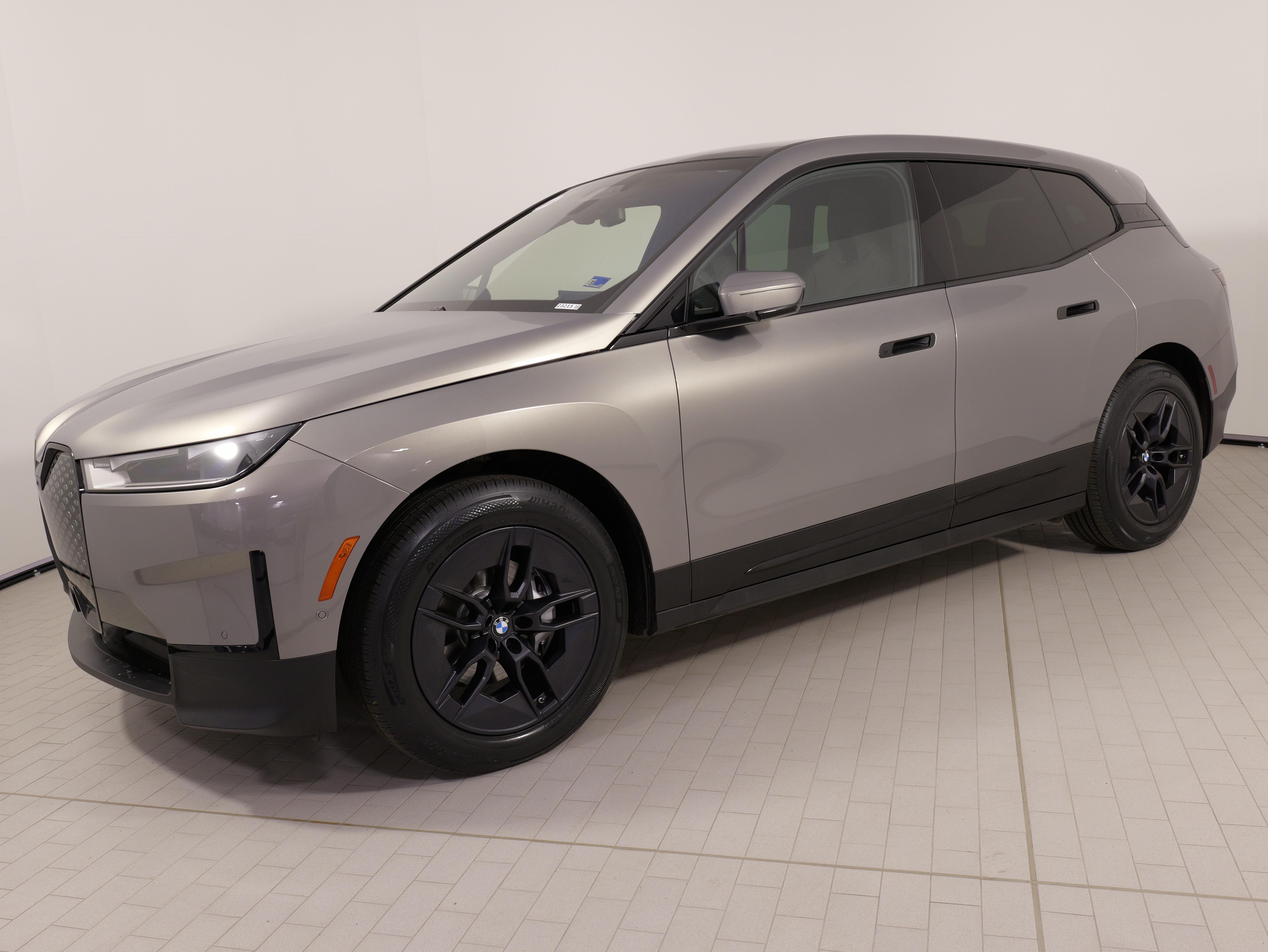 2024 BMW iX