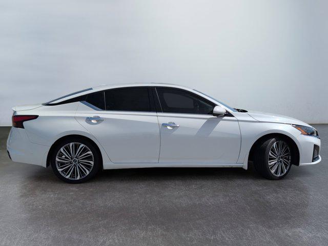 2023 Nissan Altima SL FWD