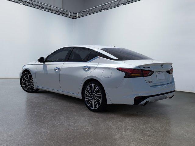 2023 Nissan Altima SL FWD