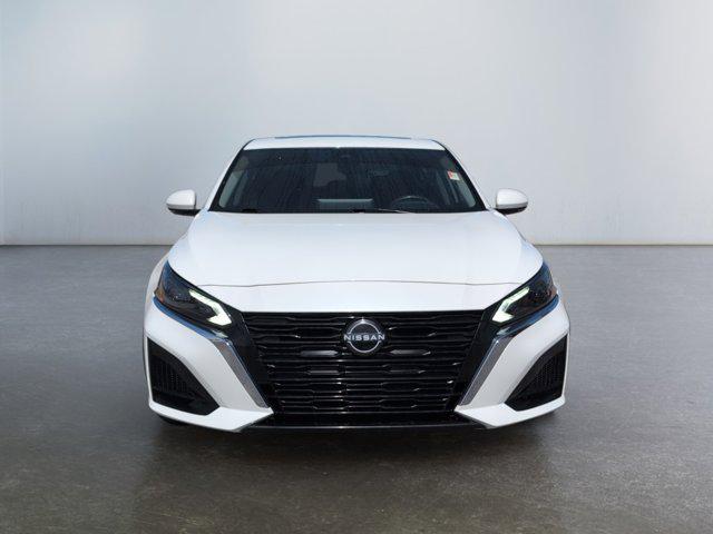 2023 Nissan Altima SL FWD