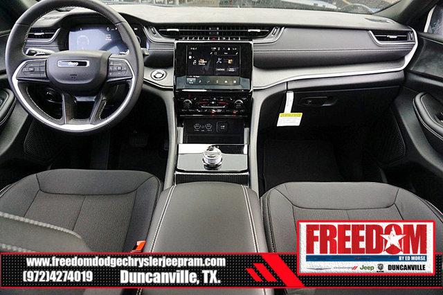 2026 Jeep Grand Cherokee Altitude 4x2
