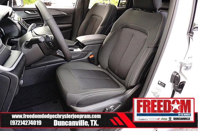 2026 Jeep Grand Cherokee Altitude 4x2