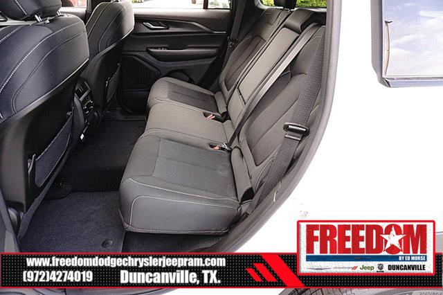 2026 Jeep Grand Cherokee Altitude 4x2