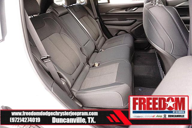 2026 Jeep Grand Cherokee Altitude 4x2