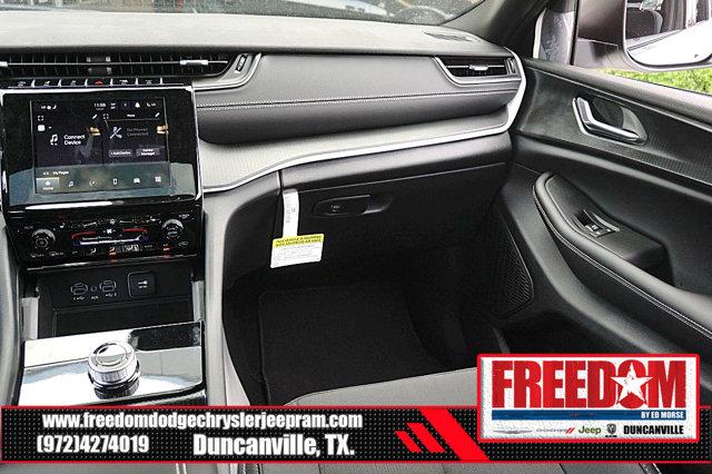 2026 Jeep Grand Cherokee Altitude 4x2