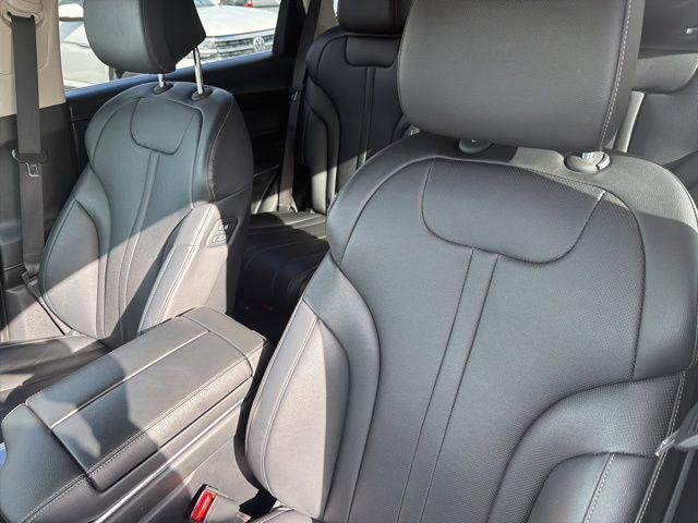 2025 Genesis GV80 2.5T Standard AWD