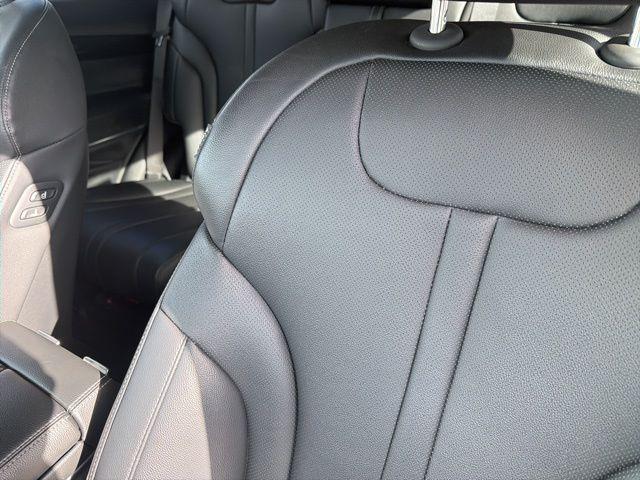 2025 Genesis GV80 2.5T Standard AWD