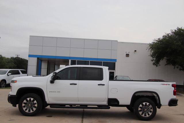 2026 Chevrolet Silverado 2500HD Crew Cab, Long Bed, Custom, 4WD