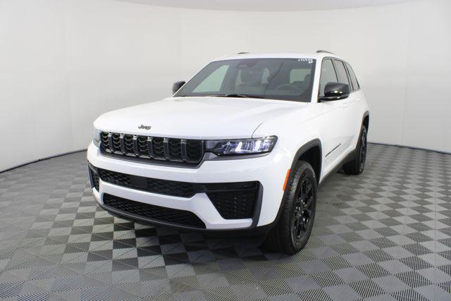 2026 Jeep Grand Cherokee Altitude 4x4