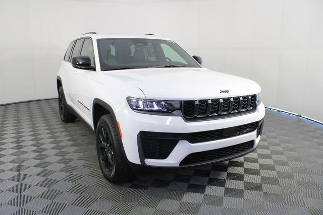 2026 Jeep Grand Cherokee Altitude 4x4