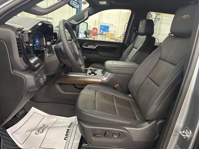 2026 Chevrolet Silverado 2500HD Crew Cab, Standard Bed, High Country, 4WD