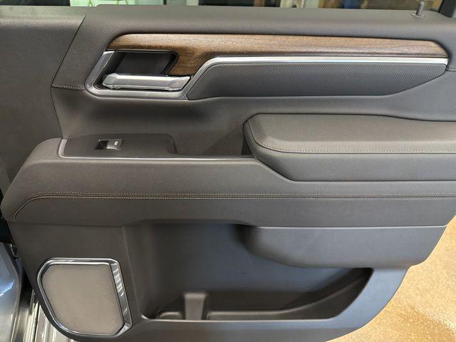 2026 Chevrolet Silverado 2500HD Crew Cab, Standard Bed, High Country, 4WD