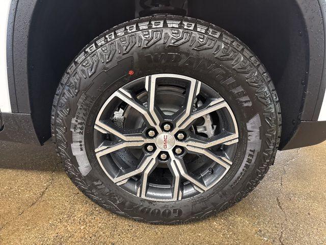 2026 GMC Acadia AT4 AWD