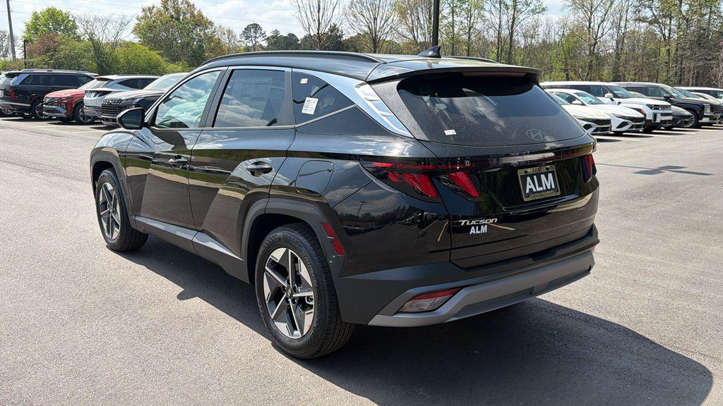 New 2026 Phantom Black HYUNDAI SEL FWD image 8