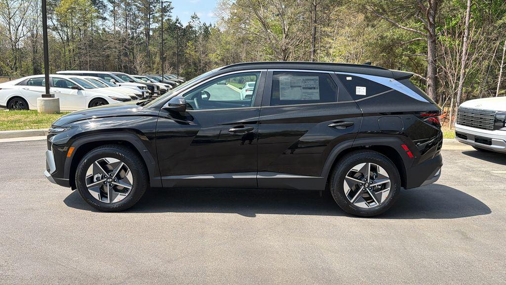 New 2026 Phantom Black HYUNDAI SEL FWD image 9
