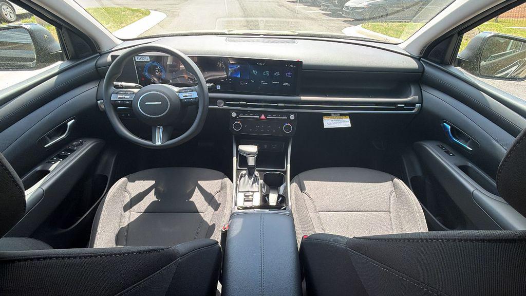 New 2026 Phantom Black HYUNDAI SEL FWD image 25