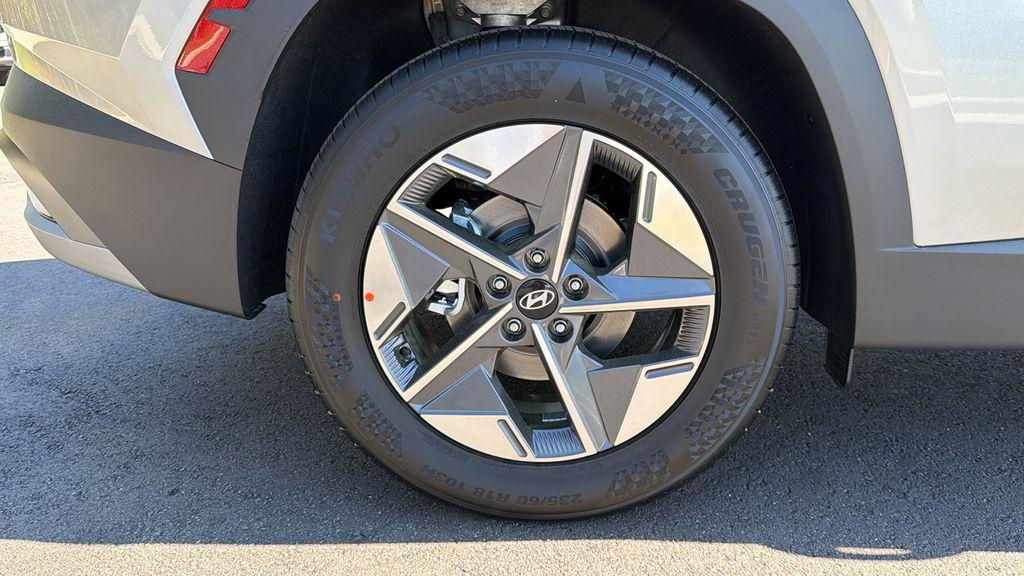 New 2026 Shimmering Silver HYUNDAI SEL FWD image 19