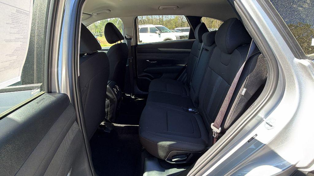 New 2026 Shimmering Silver HYUNDAI SEL FWD image 23