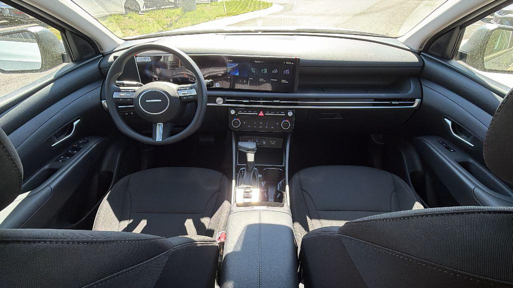 New 2026 Shimmering Silver HYUNDAI SEL FWD image 25
