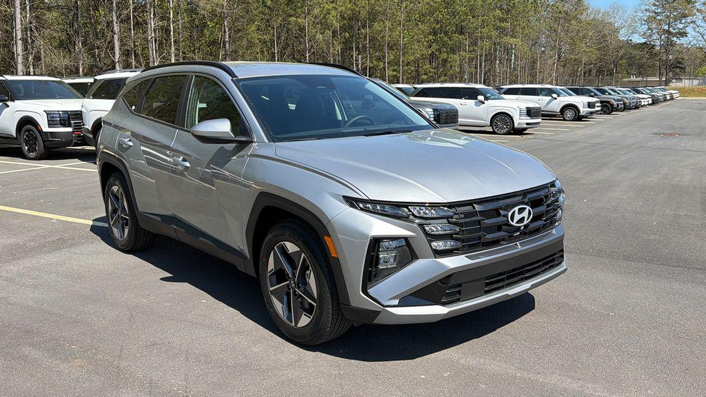 New 2026 Shimmering Silver HYUNDAI SEL FWD image 4