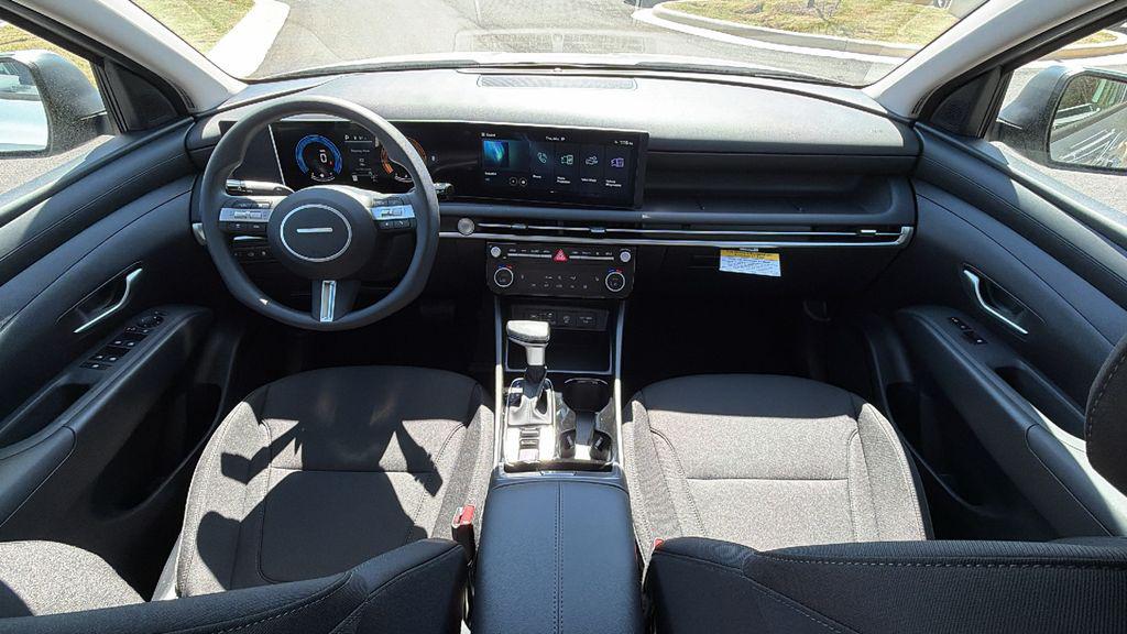 New 2026 Shimmering Silver HYUNDAI SEL FWD image 25