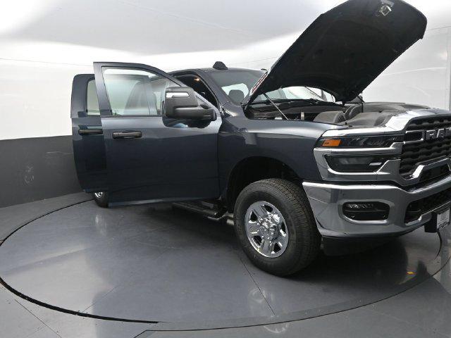 2026 Ram 2500 Tradesman Crew Cab 4x4 64 Box