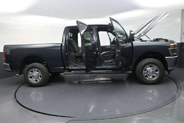 2026 Ram 2500 Tradesman Crew Cab 4x4 64 Box