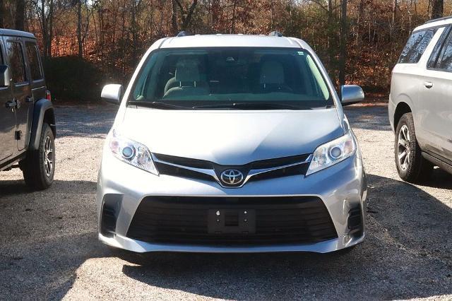 2020 Toyota Sienna LE