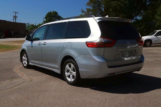 2020 Toyota Sienna LE