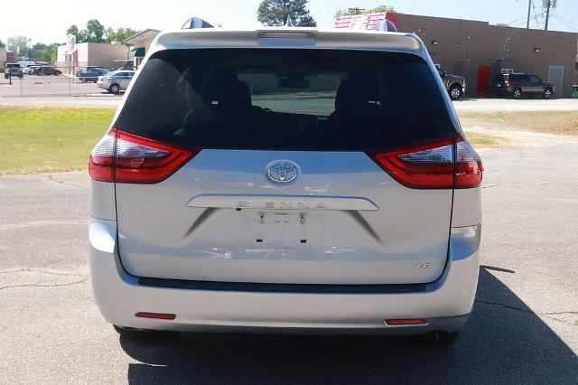 2020 Toyota Sienna LE