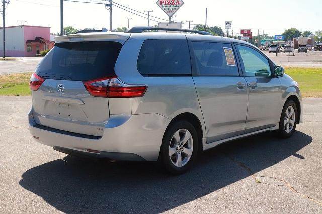 2020 Toyota Sienna LE