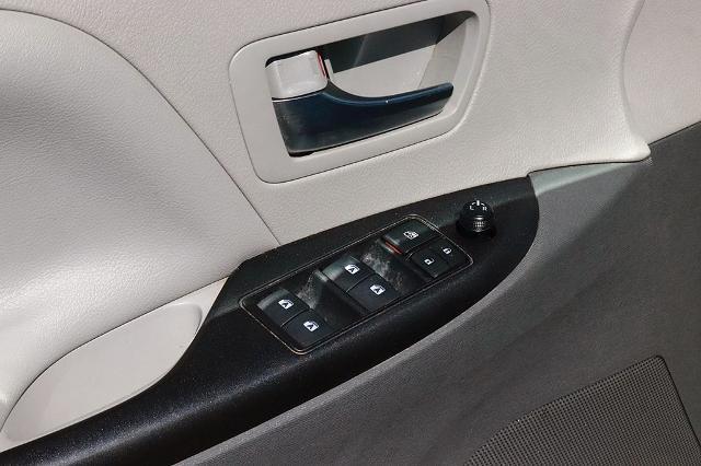 2020 Toyota Sienna LE