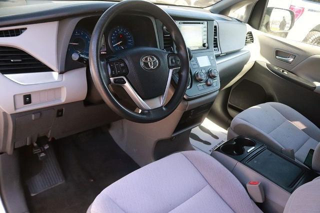 2020 Toyota Sienna LE