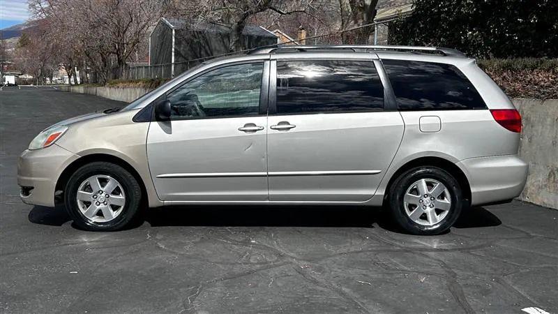 2004 Toyota Sienna LE