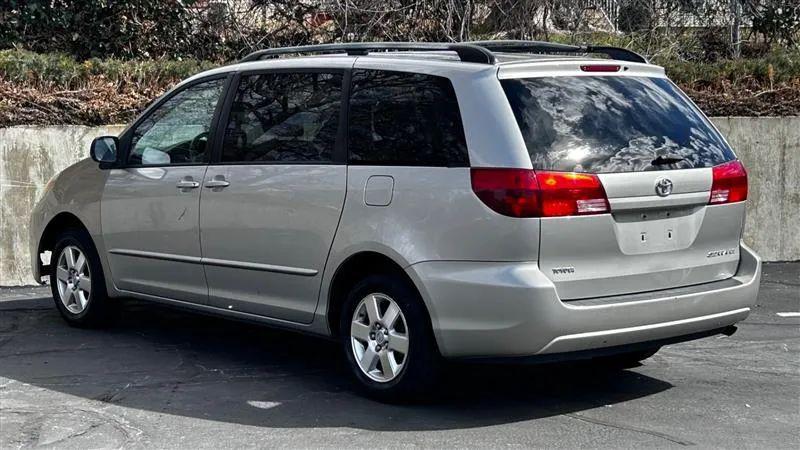 2004 Toyota Sienna LE