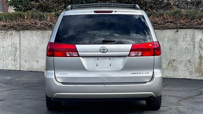 2004 Toyota Sienna LE