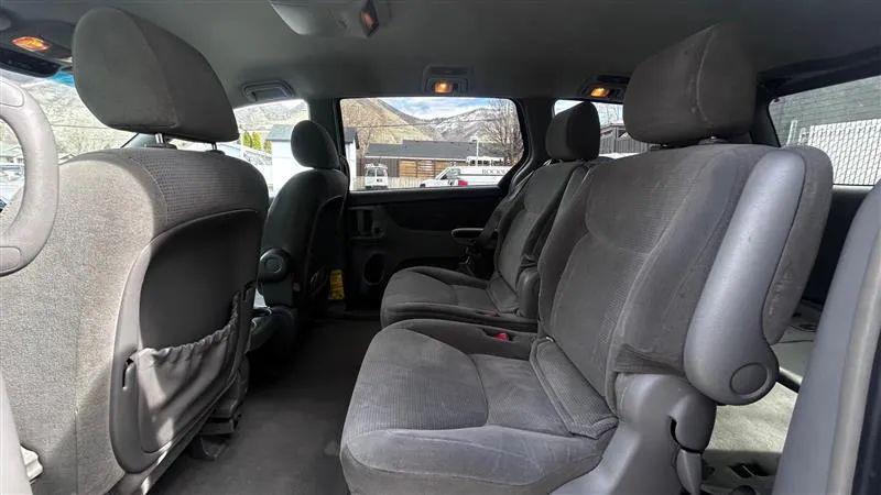 2004 Toyota Sienna LE