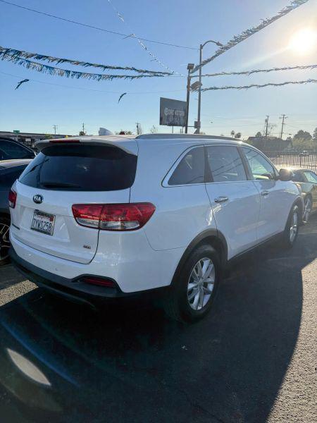 2017 Kia Sorento 2.4L LX