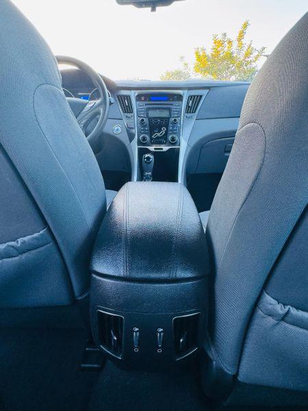 2012 Hyundai Sonata Hybrid Base