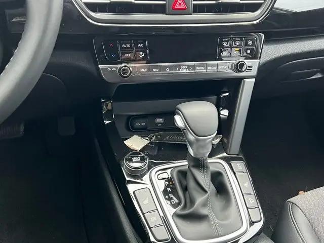 2025 Kia Seltos X-Line